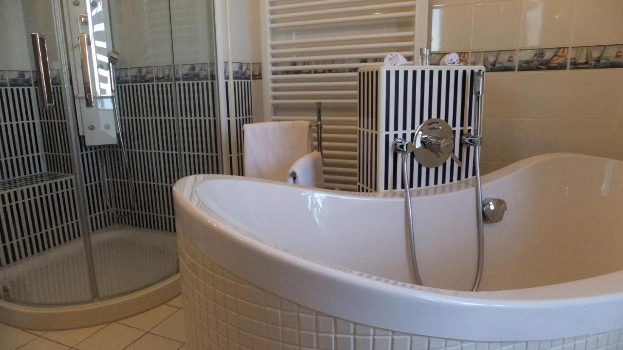 Hotel & Restaurant Utkiek Greifswald Ngoại thất bức ảnh